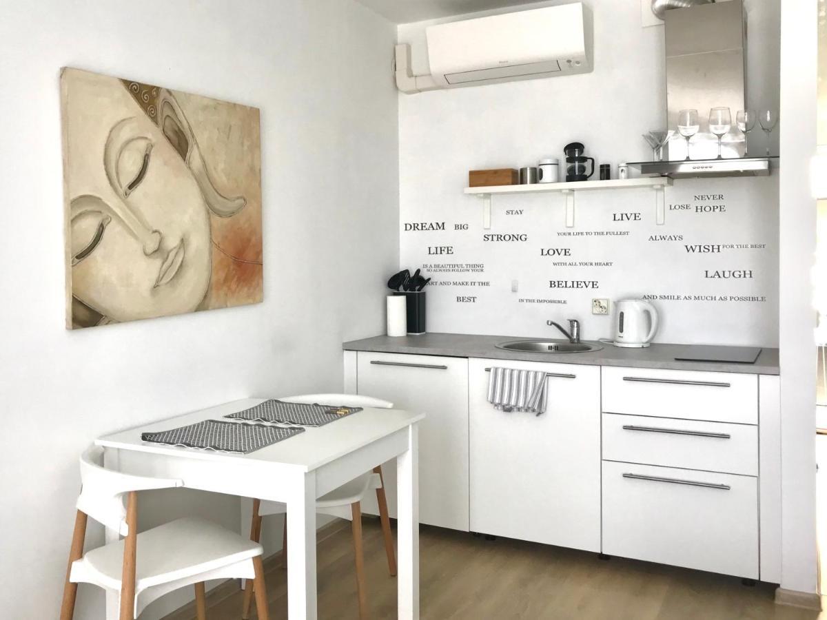 Ferienwohnung City Centre Studio In Design Quarter Close To Old Town & Harbor Reval Exterior foto